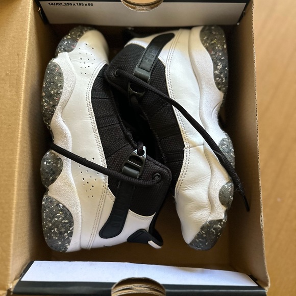 Nike Jordan 6 Rings Basketball Shoes - Picture 2 of 7